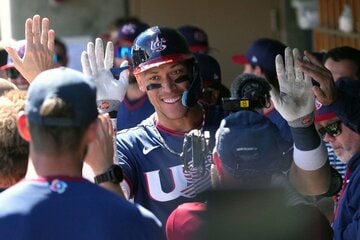 代表初アーチのジャッジ（ロイター）