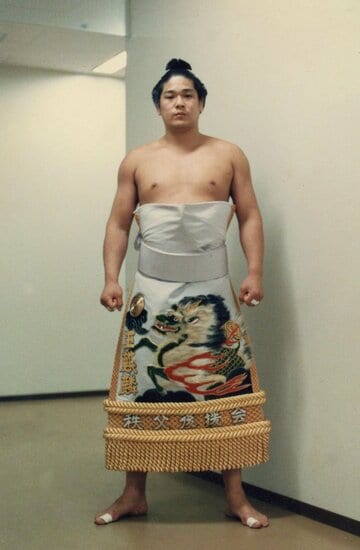 大相撲の玉麒麟時代の田上明全身図（本人提供）　