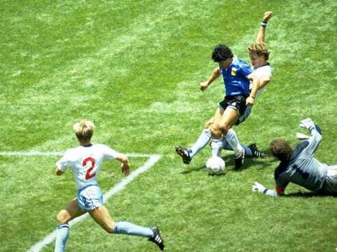 マラドーナに入国拒否の波紋 94年5月日本VSアルゼンチン消滅 | 東