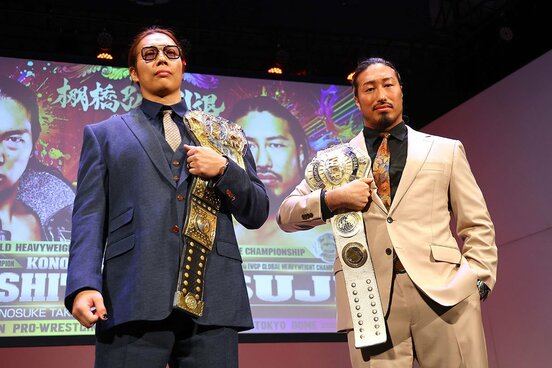 GLOBAL王者・辻陽太(右)との２冠戦に臨むIWGP世界ヘビー級王者・竹下幸之介