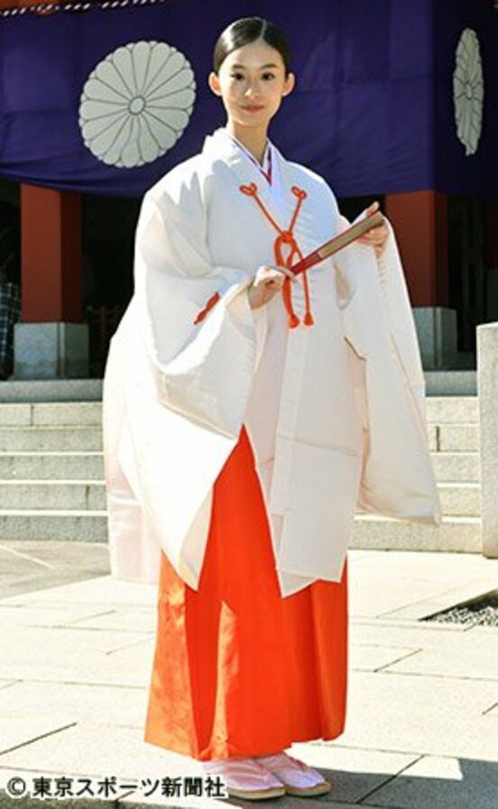 日枝神社の広報大使に就任した井本彩花