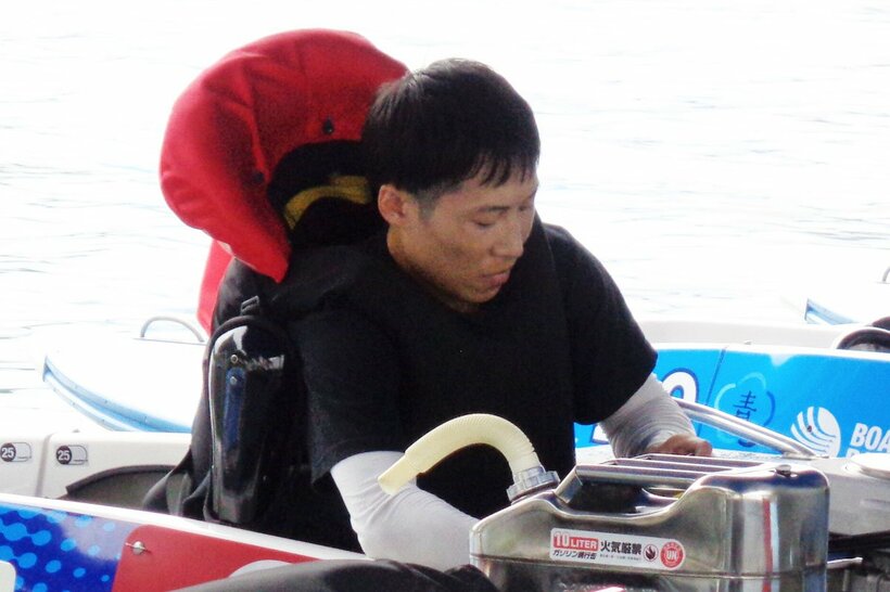 整備に汗を流す北山康介