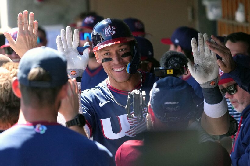 代表初アーチのジャッジ（ロイター）