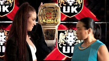  タイトル戦が決まった里村（右）とケイ・リー・レイ(©2021 WWE, Inc. All Rights Reserved.)
