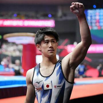  演技を終えガッツポーズする橋本大輝（代表撮影）