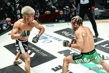 激戦を繰り広げた神龍誠(左)と扇久保博正