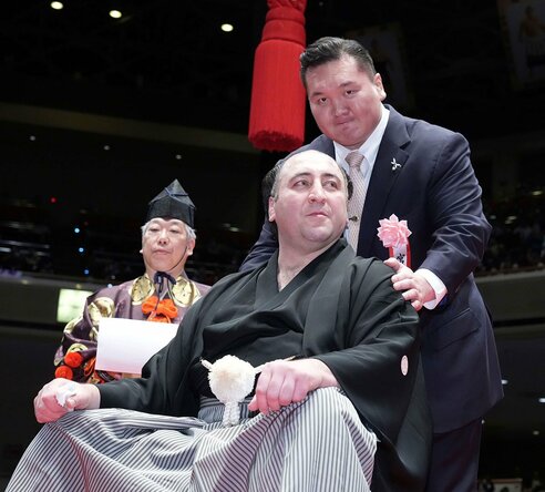 大相撲】元白鵬の宮城野親方が驚いた栃ノ心の〝横綱級能力〟「すぐに
