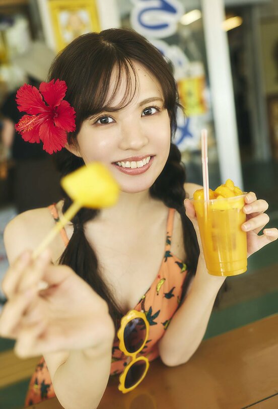 元SKE48・岡本彩夏の1st写真集の先行イメージカット(©扶桑社/撮影・高橋慶佑)