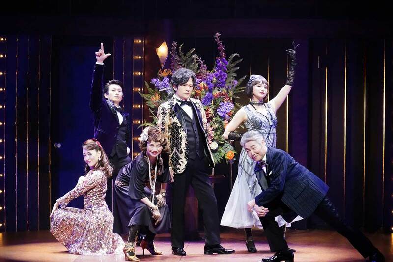  稲垣吾郎（中央）主演舞台「恋のすべて」集合写真-（撮影・田中亜紀）