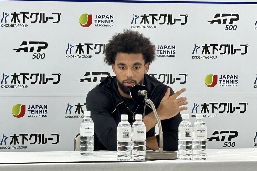 試合後に会見を行ったアルトゥール・フィス