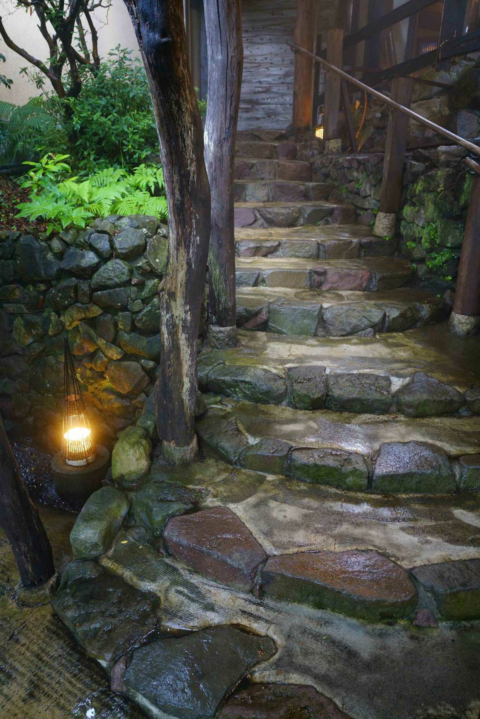 浴舎へ向かう回廊