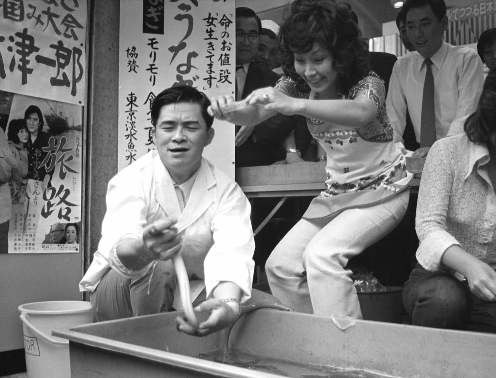 財津一郎さん（左）と安田道代さん（１９７１年７月）