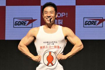 エコー検査をアピールしたきんに君