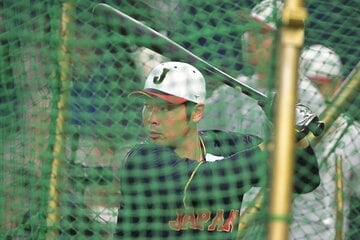 大谷翔平のバットを使い、打撃練習を行った近藤健介