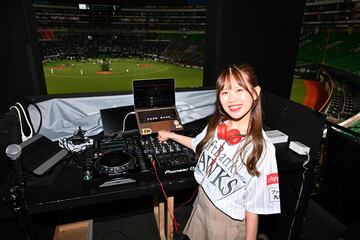 DJブースはバックスクリーン裏。ここから試合を盛り上げる