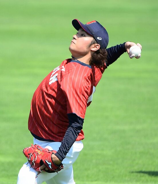  キャッチボールを行った日本ハム・伊藤