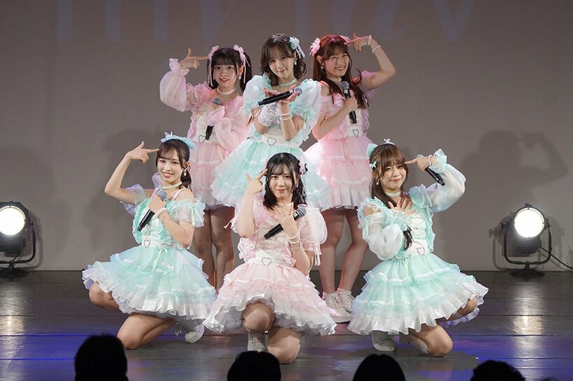 定期公演を行ったmy fav（©G&B ENTERTAINMENT）