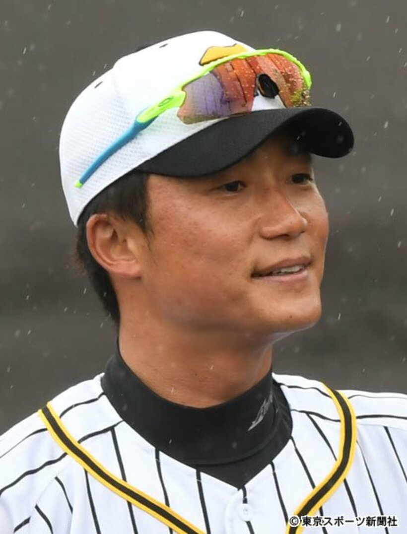  新井良太コーチ