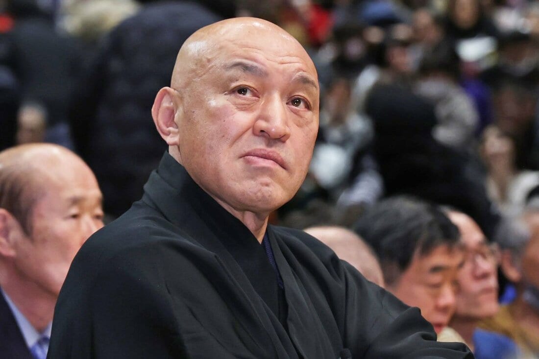 元琴稲妻の粂川親方