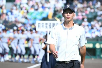 先導役を務めた日大豊山高校・光永翔音