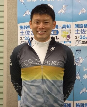  復帰戦を２着で突破し横山尚則が安どする(東スポWeb)