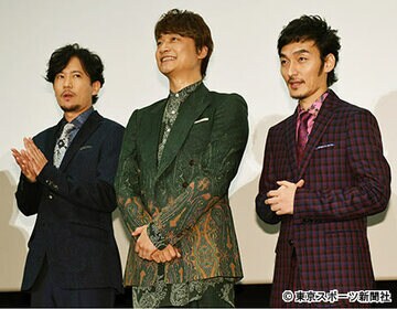  独立した３人。左から稲垣、香取、草なぎ