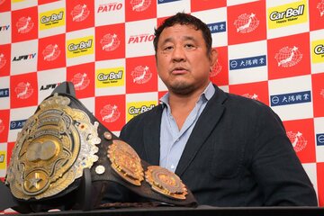 会見に臨んだ永田裕志