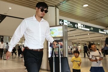 移動中の佐藤輝明
