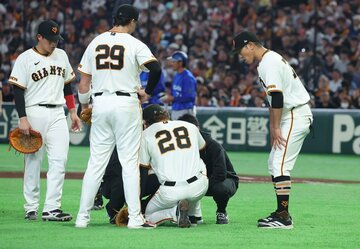 ４日のＤｅＮＡ戦で負傷交代したハワード