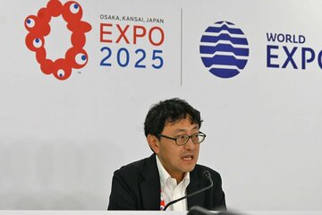 飛田章氏