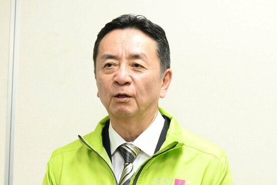 取材に対応した大阪維新の会幹事長代行の竹下隆氏