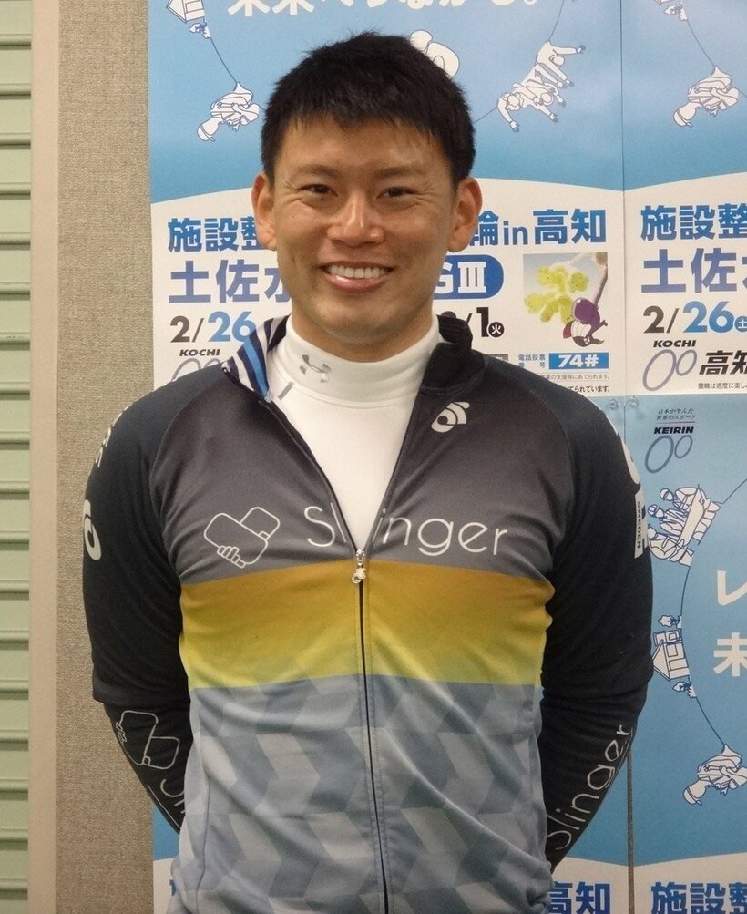  復帰戦を２着で突破し横山尚則が安どする(東スポWeb)