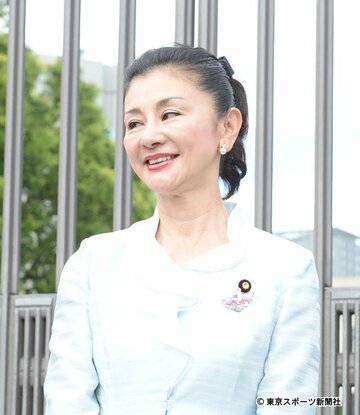  石井苗子氏
