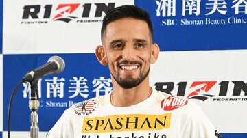 余裕の表情のクレベル・コイケ
