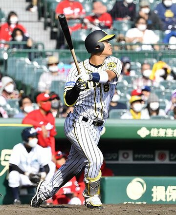  １０日、推しへのバースデー弾を放った阪神・佐藤輝