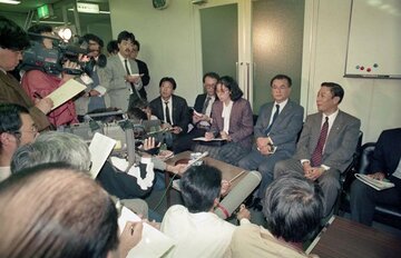  １９８８年１０月、阪急はオリエントリースへの身売りを発表した