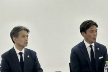 会見した中山昭宏社長と鈴木健仁ＳＤ