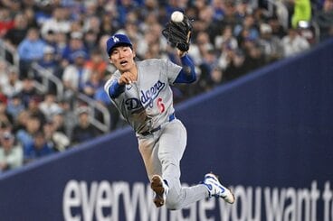 軽快な守備を見せるキム・ヘソン（ロイター）