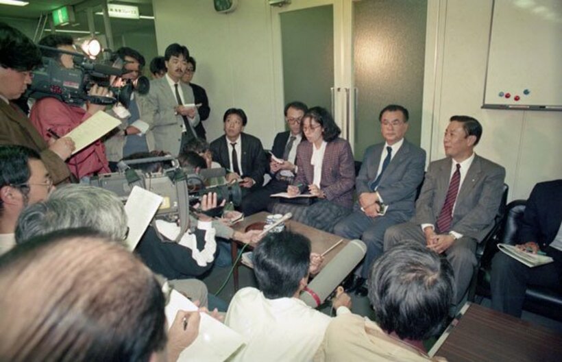  １９８８年１０月、阪急はオリエントリースへの身売りを発表した