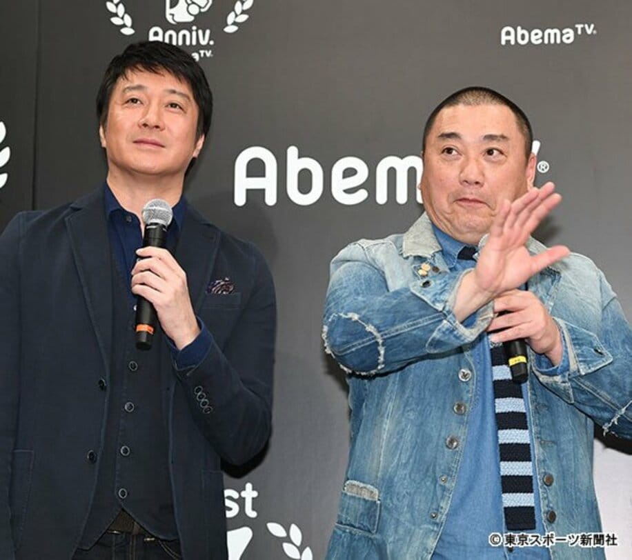  極楽とんぼの加藤浩次（左）と山本圭壱
