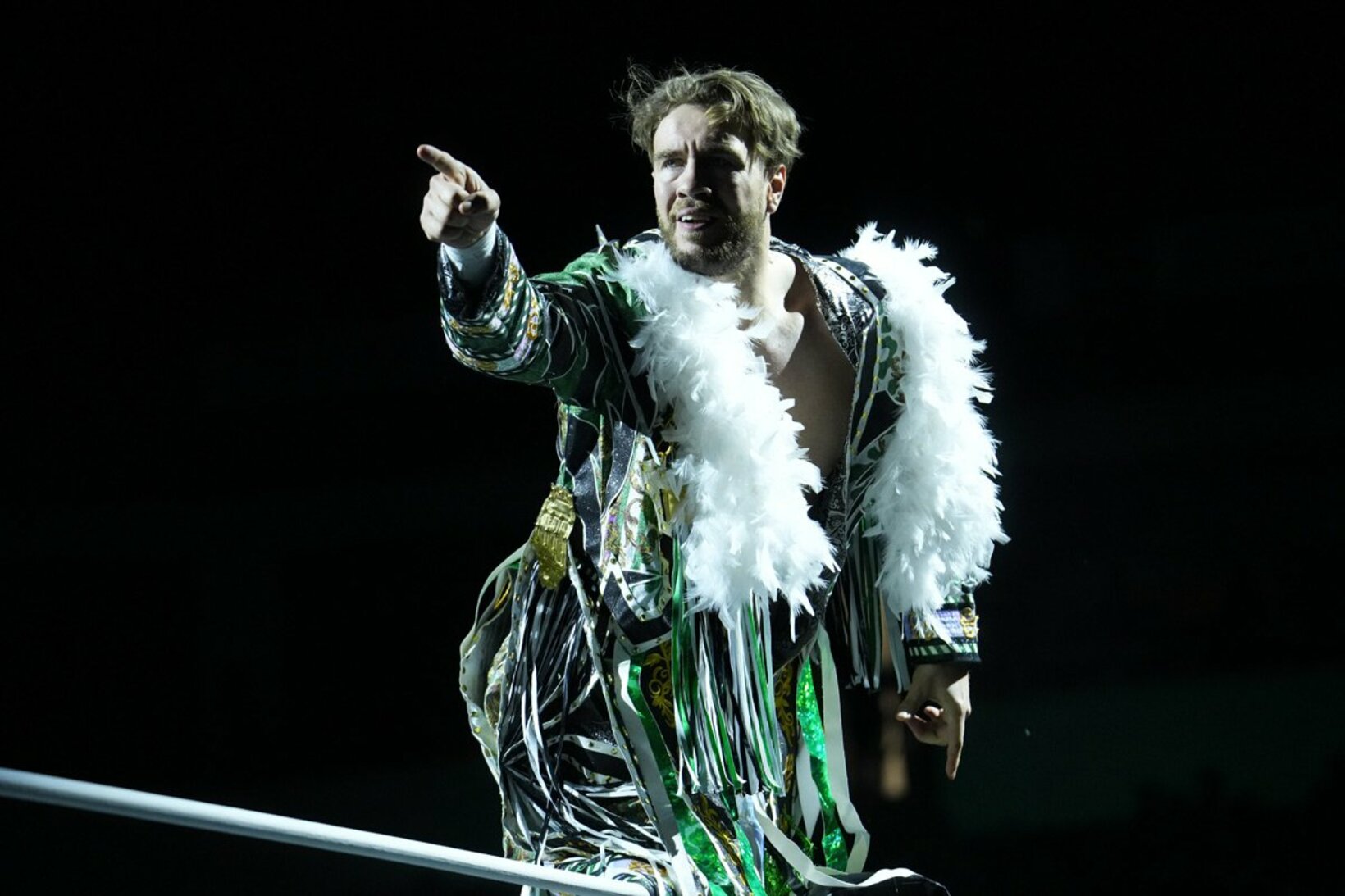 復帰戦に臨んだウィル・オスプレイだったが…©All Elite Wrestling