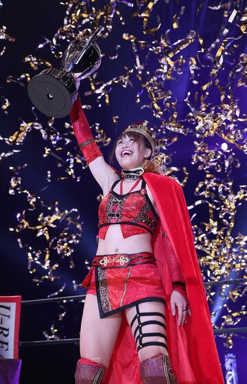  渡辺桃との激闘の末、５★ＳＴＡＲを制した朱里（東スポWeb）