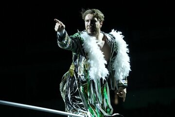 復帰戦に臨んだウィル・オスプレイだったが…©All Elite Wrestling