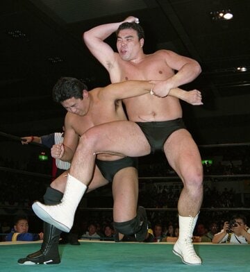 ヤングライオン時代も激しく攻防を見せた永田(左)と安田さん（1994年）