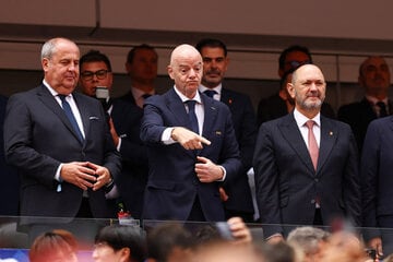 ジャンニ・インファンティノ会長（中＝ロイター）