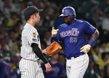 ６回、石井大智から２２号２ランを放ったサノー