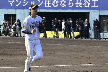 紅白戦でチームを盛り上げベンチにかえる川瀬晃