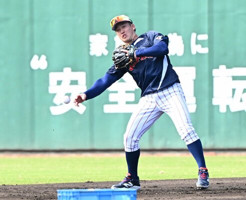 侍ジャパン】広島・小園海斗 守備は遊撃？三塁？二塁？「実際に