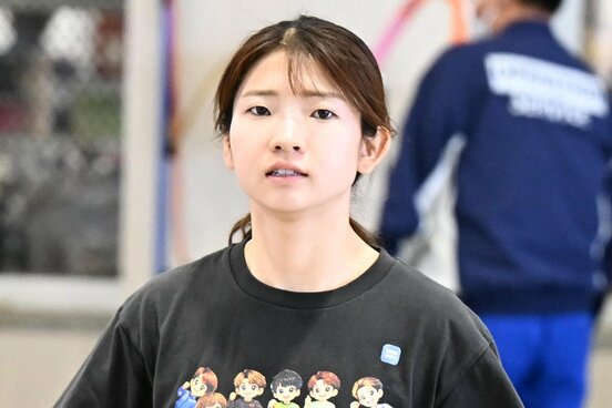 登みひ果