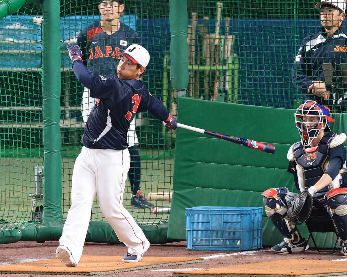 侍ジャパン】吉田正尚 合流即フリーで特大弾連発「時差ボケでミス